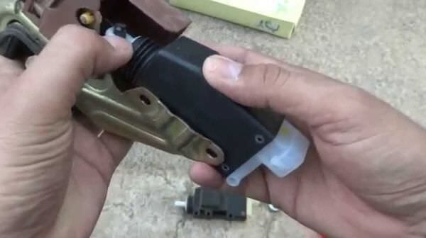 Ремонт дверных замков г. Отрадное